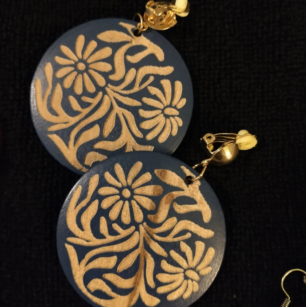 Earring Bundle #2 - Picture 5 of 6